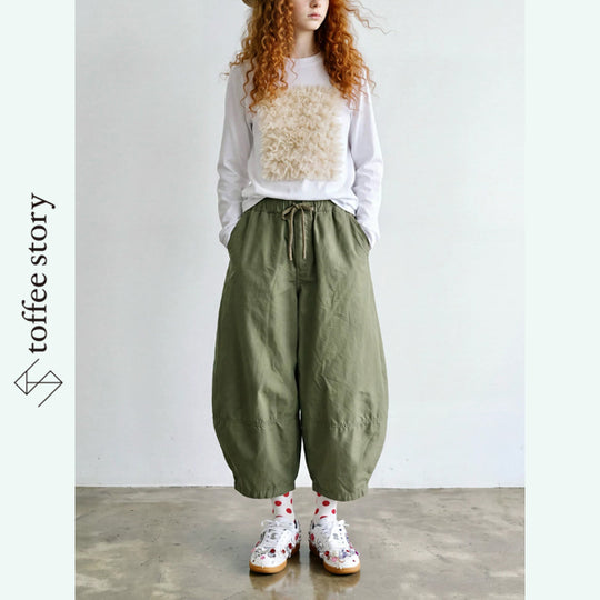 【2color】四角に花びらを集めた フリルモチーフトップス《i1006》